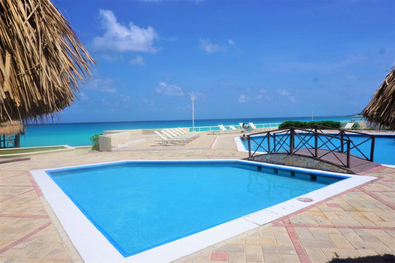 Brisas Beachfront Penthouses Cancún Exteriör bild