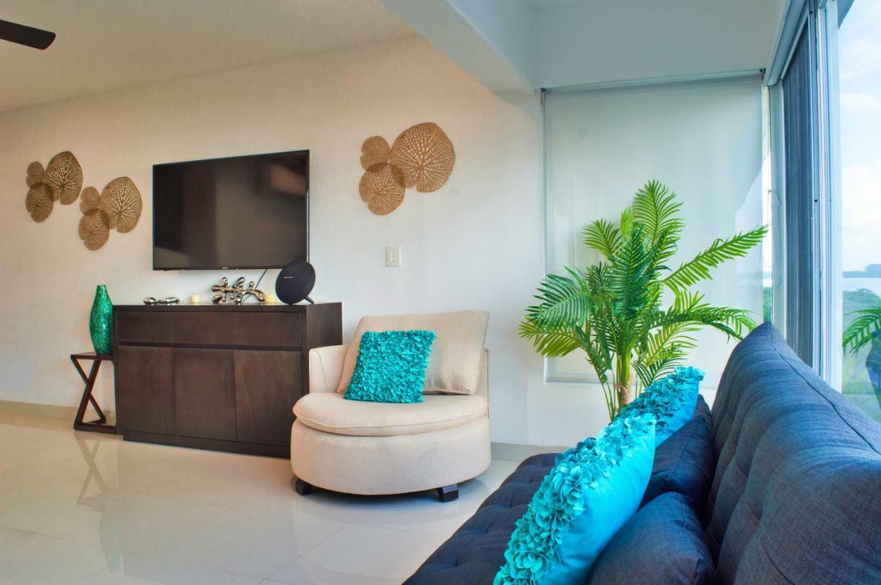 Brisas Beachfront Penthouses Cancún Exteriör bild